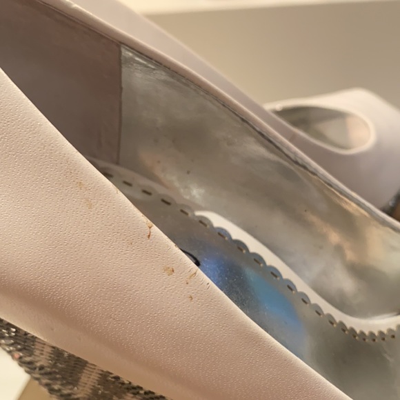 Bebe white leather metallic wedge size 6 - Picture 5 of 6